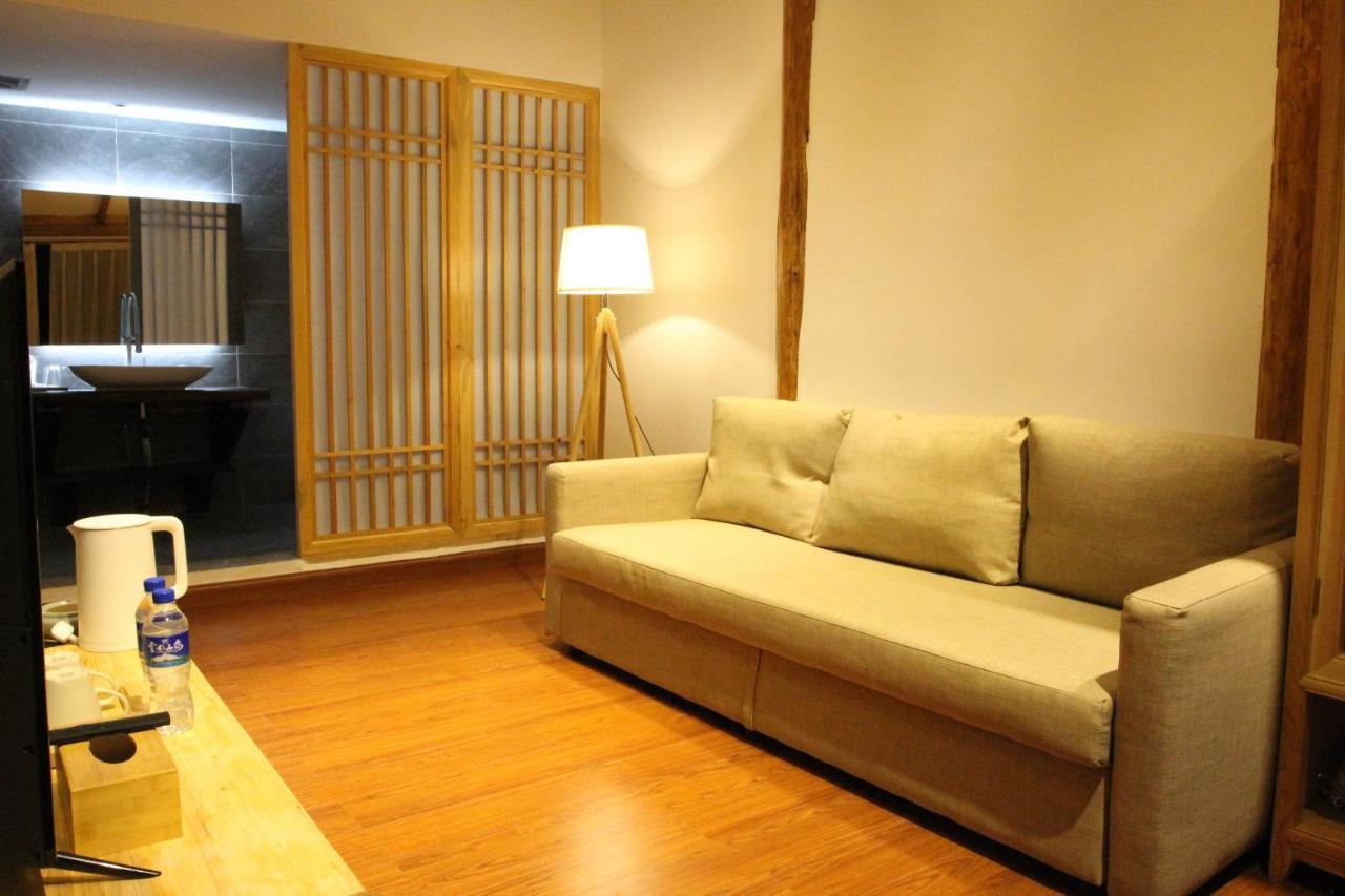 Lijiang Shushi Zhengliu Mujiayuan Hotel Exterior photo
